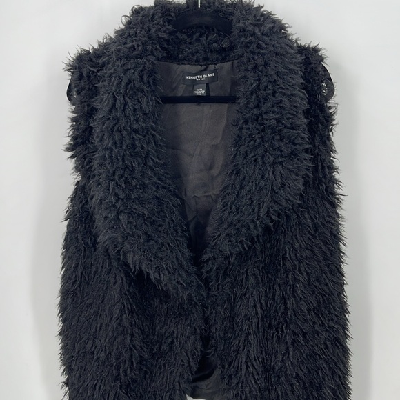 (#58)KENNETH BLAKE New York Faux Fur Teddy Vest - Picture 3 of 4
